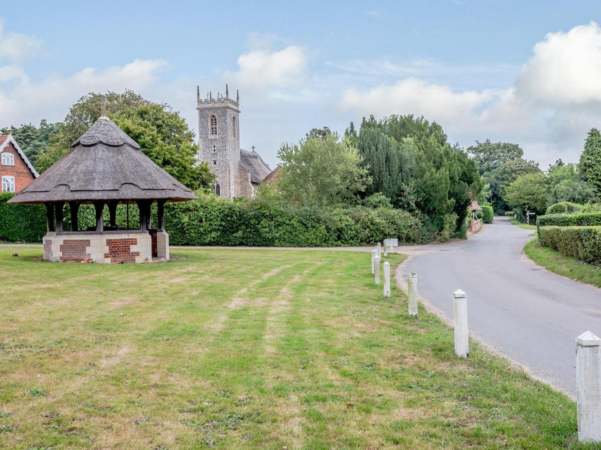 Hilley Holey Villa ฮอร์นิง ภายนอก รูปภาพ